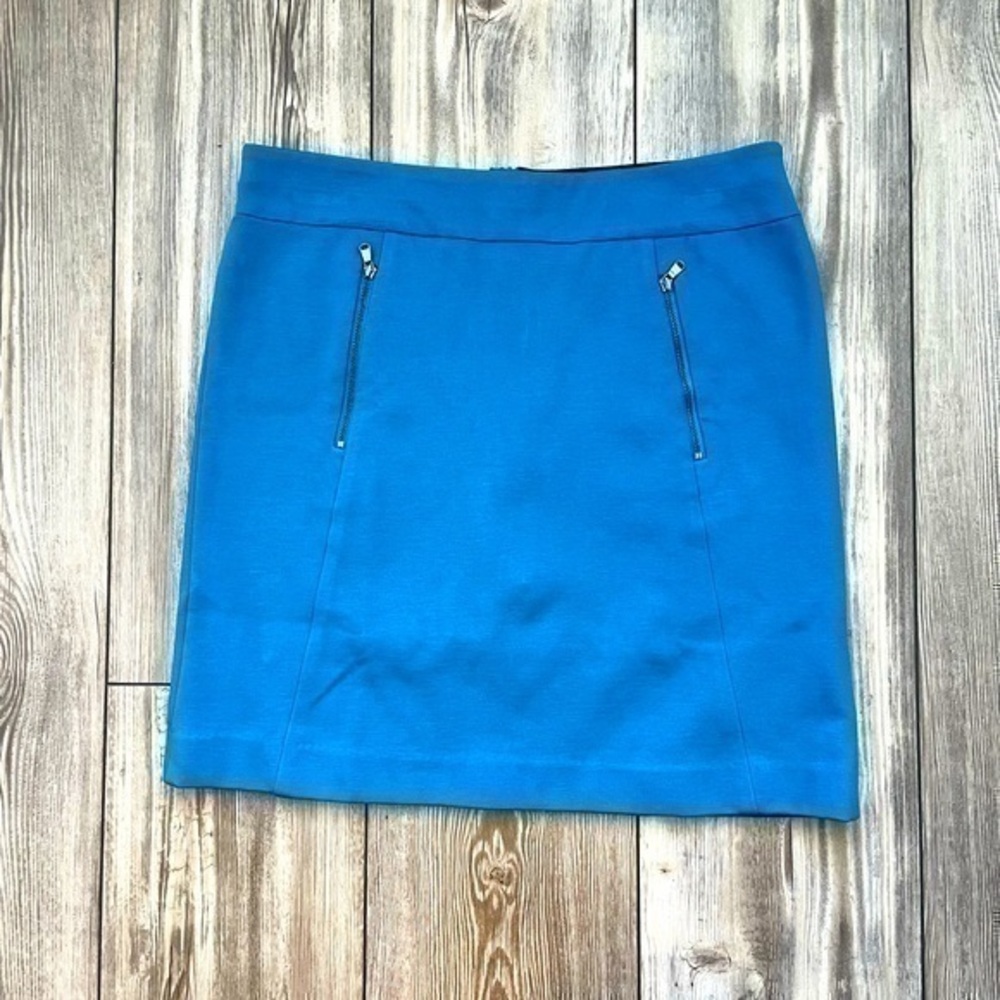 Ann Taylor Blue Mini Skirt With Front Zippered Pockets Size 4 NWT